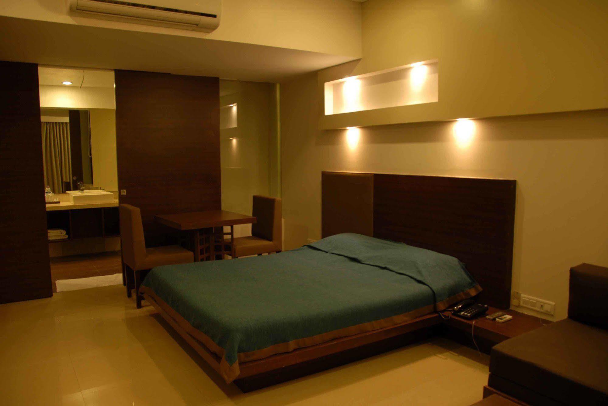 Silver Sands Beach Resort Daman Exterior foto